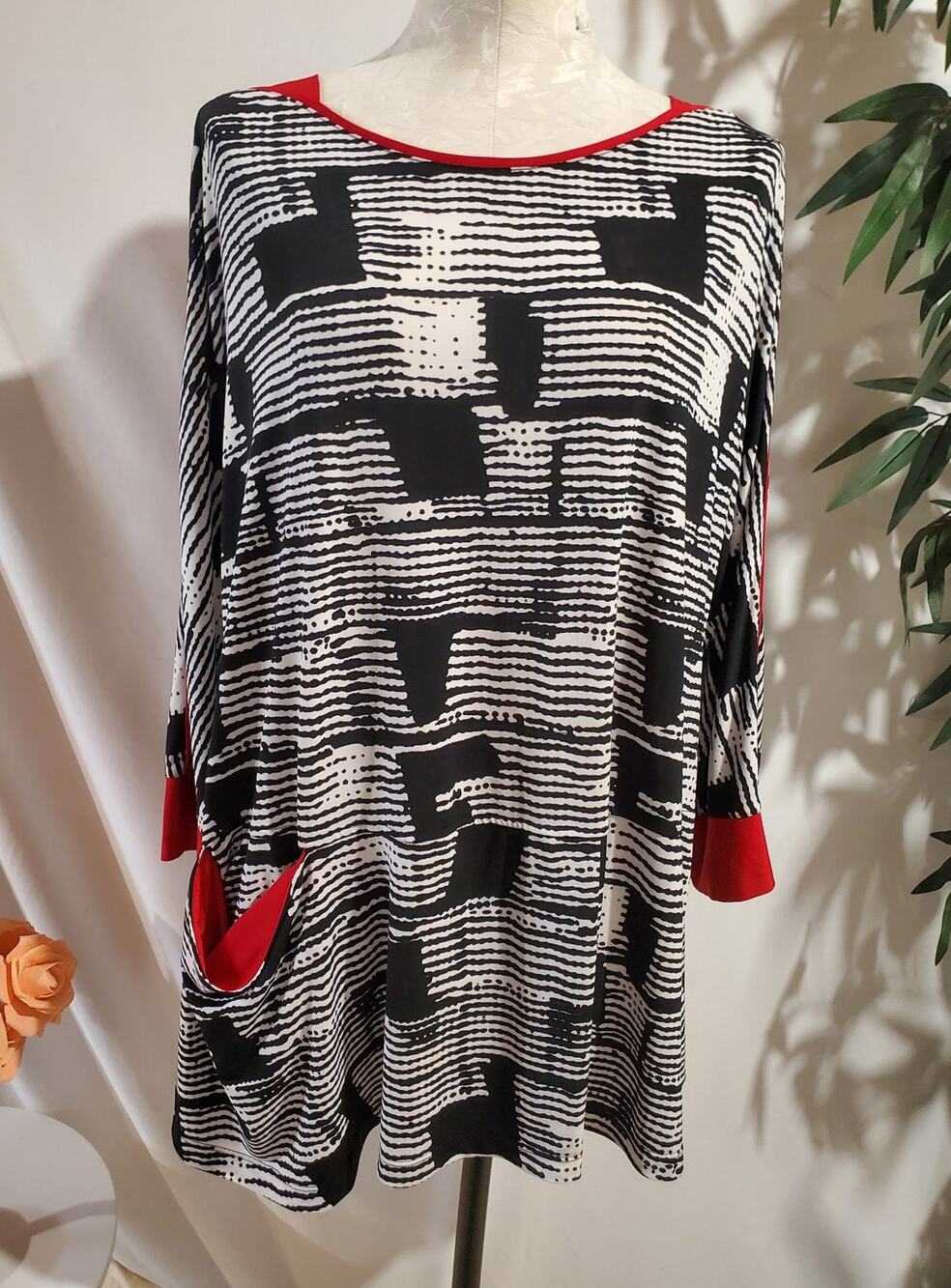 Ali Miles Geometric Abstract Pocket Tunic Top Size XL Artsy Stretch Relaxed